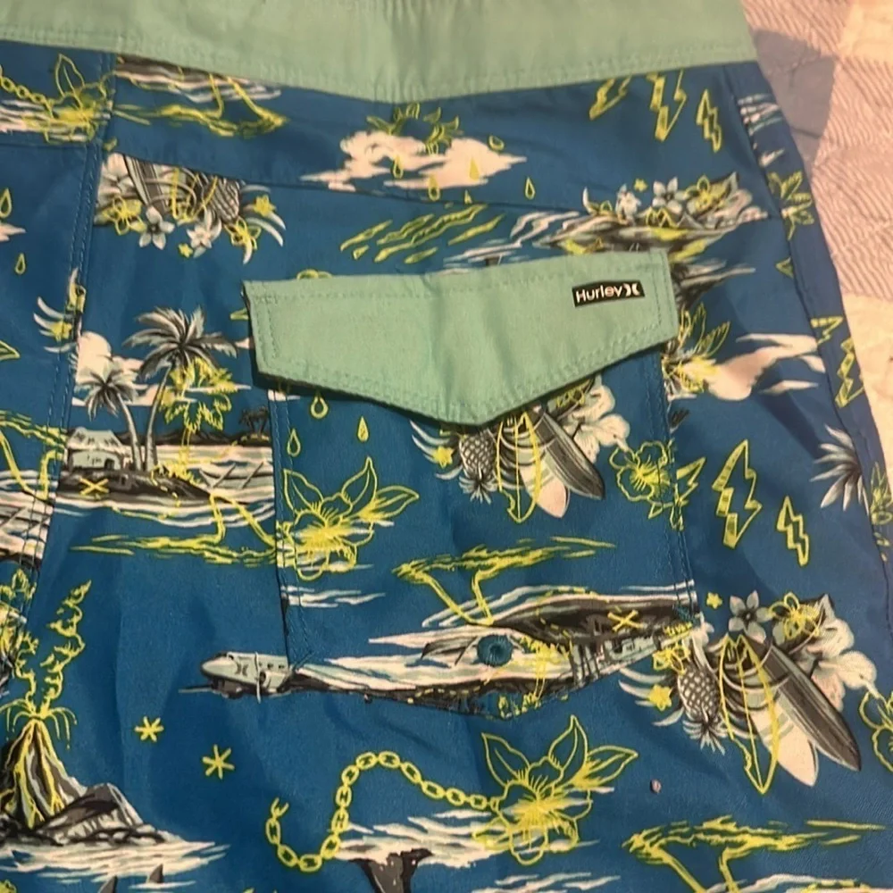 NWT Hurley Boys Doodle Tropical Isle Logo Board Shorts Neptune blue